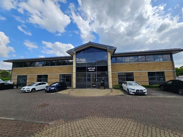 Wycombe Lane, Wooburn Green HP10, 1 bed flat to rent, £1,600 pcm | PrimeLocation