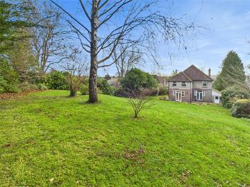Wycombe Road, Princes Risborough, Buckinghamshire HP27, 5 bed detached house to rent, £3,500 pcm | PrimeLocation