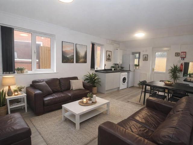 Wyeverne Road, Cathays, Cardiff CF24, 4 bed shared accommodation to rent, £2,600 pcm | PrimeLocation