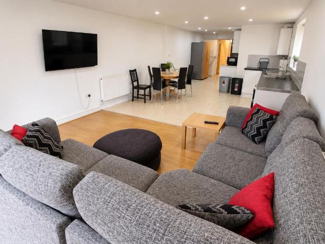 Wyeverne Road, Cathays, Cardiff CF24, 6 bed shared accommodation to rent, £3,750 pcm | PrimeLocation