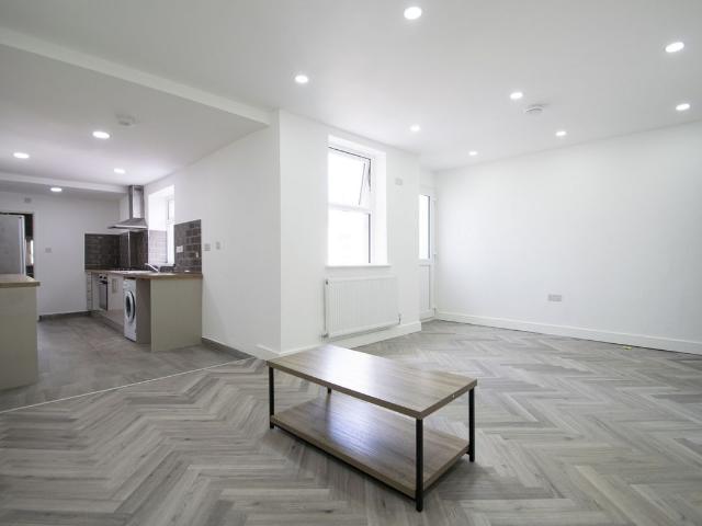 Wyeverne Road, Cathays CF24, 5 bed terraced house to rent, £3,375 pcm | PrimeLocation