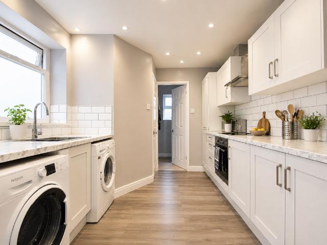Wyeverne Road, Cathays CF24, 6 bed terraced house to rent, £3,000 pcm | PrimeLocation