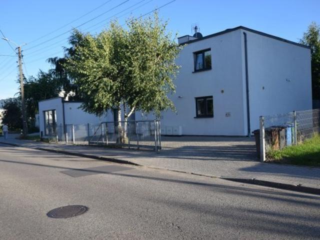 Wyjątkowa nieruchomość usługowa z 9 pomieszczeniami