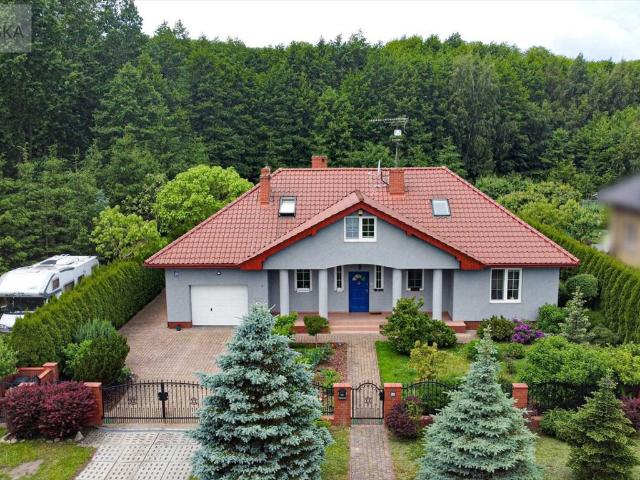 Wyjątkowy dom 162 m2 z garażem i ogrodem w Wałczu