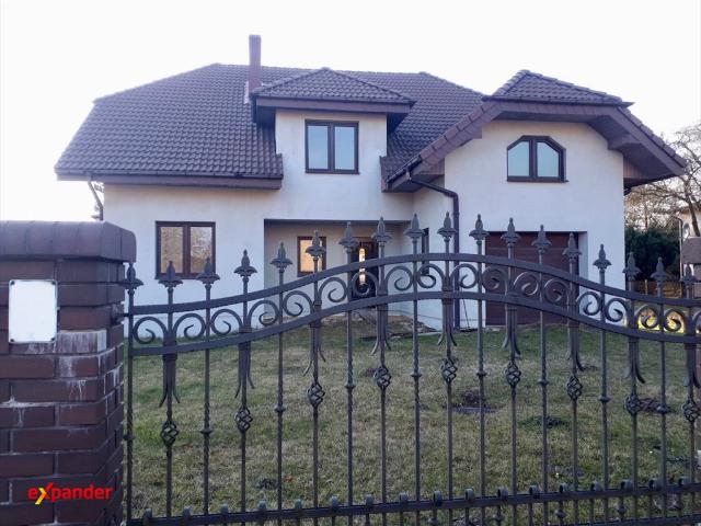 Wyjątkowy dom 222 m2 z tarasem, garażem i ogrzewaniem podłogowym