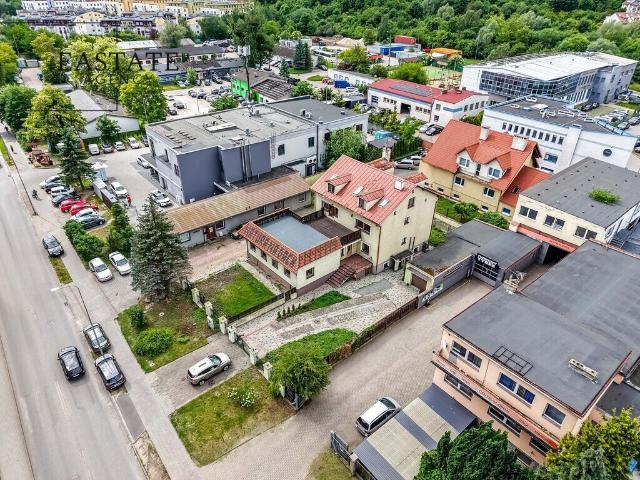 Lokal usługowy 472 m² z tarasem i garażem polecam