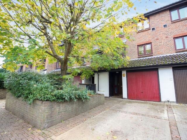 Wyke Close, Isleworth TW7, 4 bed terraced house to rent, £3,300 pcm | PrimeLocation