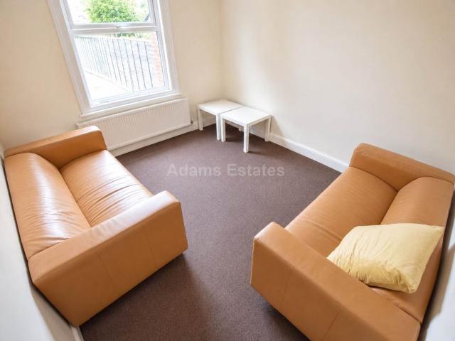 Wykeham Road, Reading RG6, 3 bed terraced house to rent, £1,800 pcm | PrimeLocation