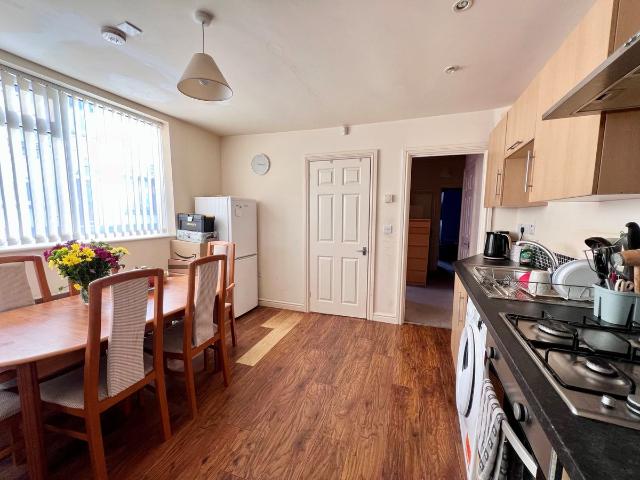 Wylds Lane, Worcester WR5, 2 bed flat to rent, £900 pcm | PrimeLocation
