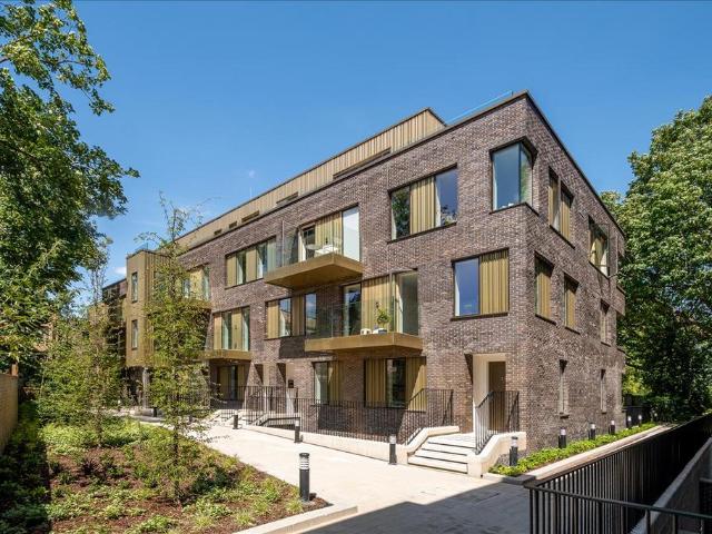 Wyles House, Hackney Gardens, E8 3 bed apartment to rent £4,667 pcm £1,077 pw