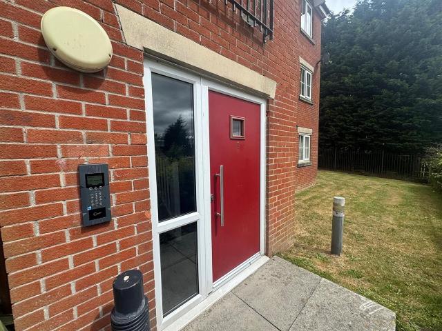Wyre Close, Bradford BD6, 1 bed flat to rent, £650 pcm | PrimeLocation