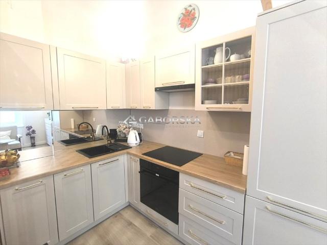 Zapraszam do obejrzenia wyremontowanej kawalerki z ogródkiem i parkingiem