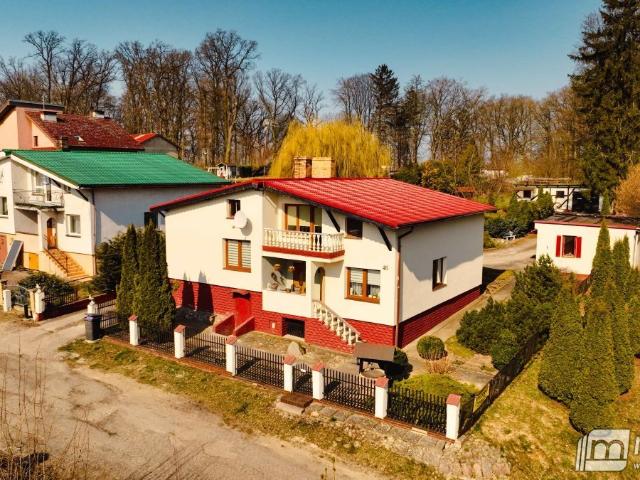 Dom z garażem 146,72 m² w Wyszobórze z ogrodem