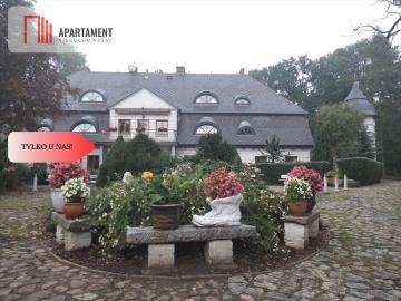 Urokliwy dworek z parkiem i stawami na wynajem