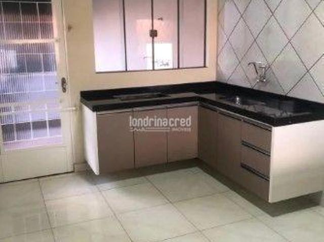 🏡  Casa com 3 Quartos e Terreno de 300m² no Jardim Bandeirantes