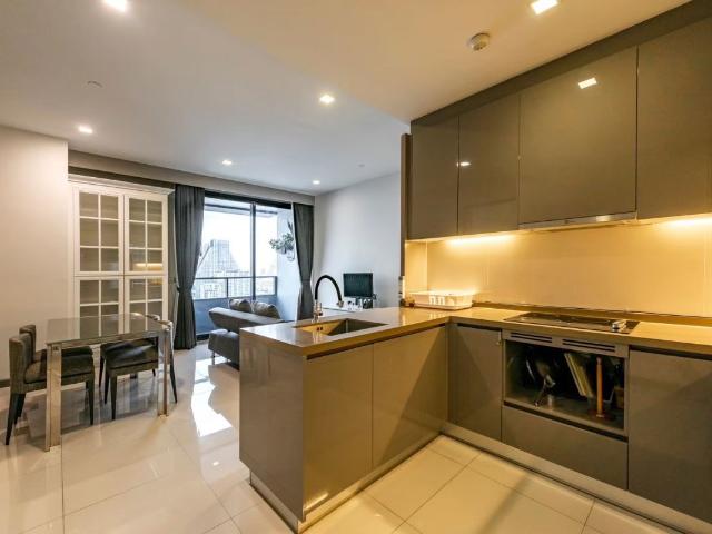 เอ็ม สีลม ขายคอนโด 2 ห้องนอน HBH ST 160