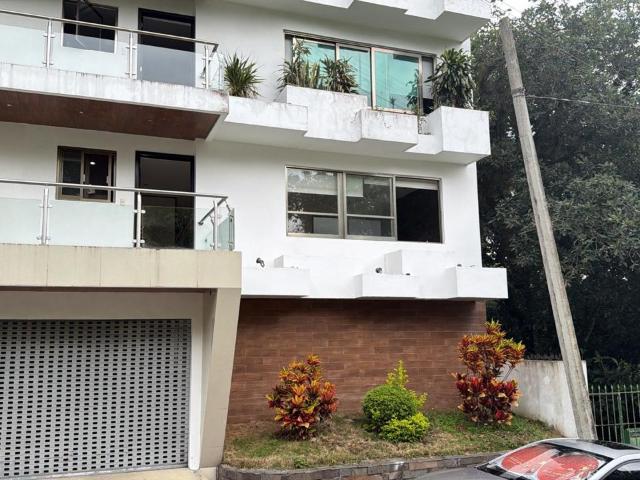 Xalapa, Departamento en VENTA de 3 rec?maras en 1er piso en Zona Universitaria