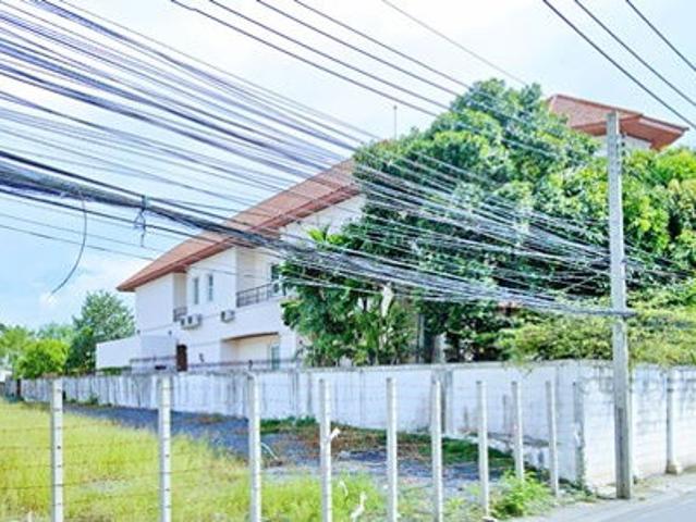เอกมัย 2.67กม. ทองหล่อ ให้เช่าคลีนิกความงาม สปา 2 ชั้น 240 ตร.วา. 825 ตร.ม. โชว์รูม เลียบด่วนเอกมัย 5นอน 5น้ำ รร.นานาชาติรีเจ้นท์ 550 ม