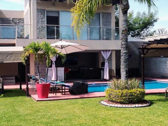 CASA EN VENTA PARA VACACIONAR EN XOCHITEPEC MORELOS $5&apos 800,000
