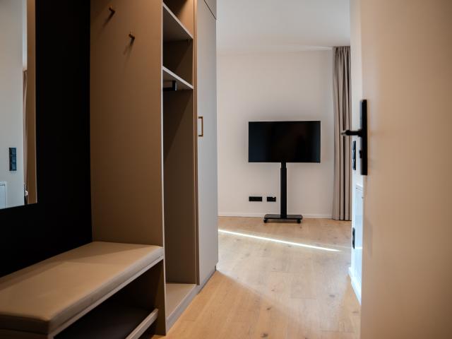 XL studio in The MYDE with kitchenette & sofa