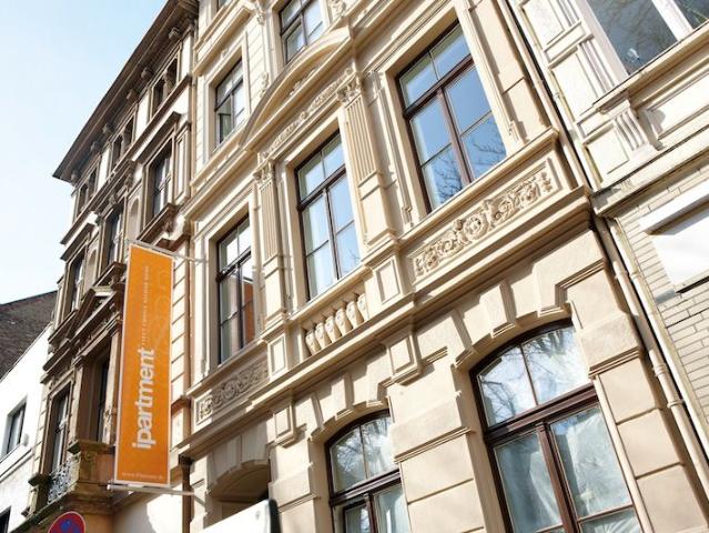 XS Studio Apartment in Cologne, Koln Amsterdam Apartments for Rent