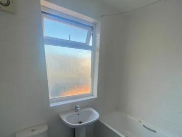 Xpert Bodywork, High Road, London, HA3 5DY, United Kingdom | 3 bed townhouse for rent #154584415 | Rentberry