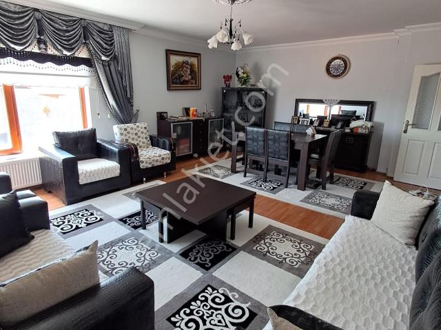 Y.mahalle Şentepe'de Panoramik Manzaralı Site İçi 3+1 Satılık Daire