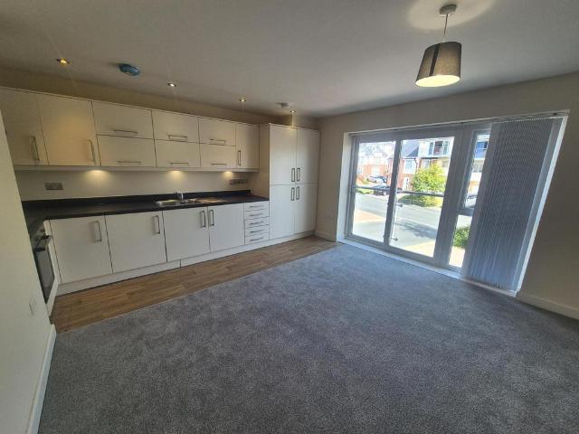Y Bae, Bangor, LL57 2 bed apartment to rent £895 pcm £207 pw