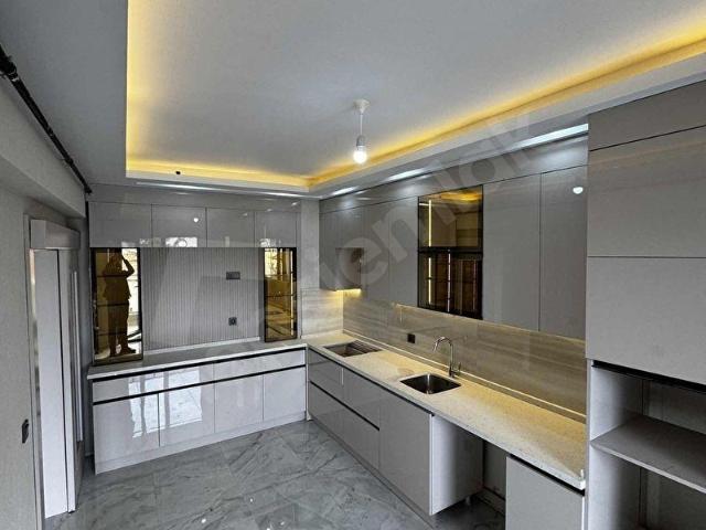 Y.BEYAZIT MAH. 3+1 LÜX YAPIM 120m E.BANYOLU KİLERLİ EŞSİZ DAİRE