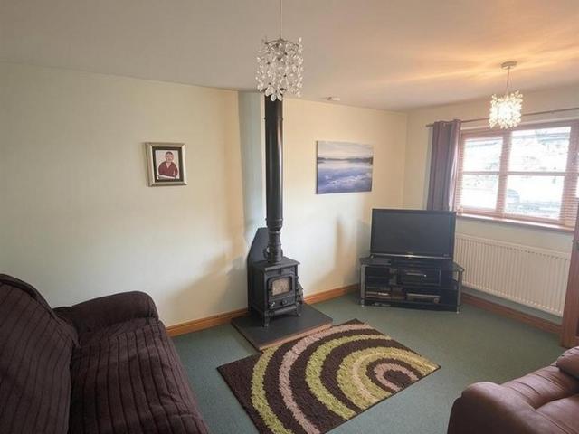 Y Ddol, Penybontfawr, Oswestry 2 bed terraced house to rent £750 pcm £173 pw