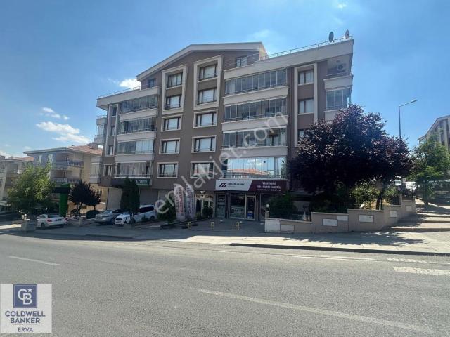Y.etlik Cad.üzeri 14 Yıllık Bina 4+1 Çift Banyolu 200 M2 Daire