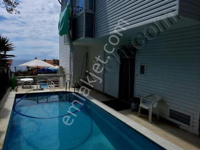 Yılancıburnu'nda Deniz Manzaralı, Özel Havuzlu Lüks Villa