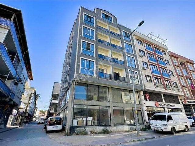 Yıldırım Cd Konak Metro Ve Avm Yakınında 2+1 Eşyalı Fırsat Daire