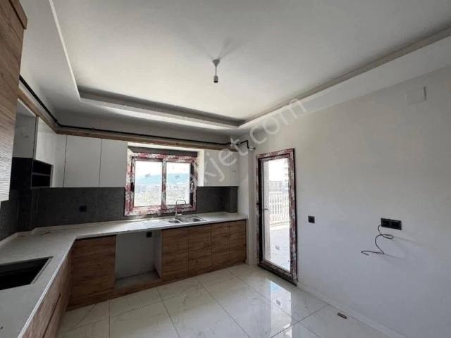 Yıldıztepe’nin İncisi: Havuzlu Sitede, Panoramik Cepheli Lüks 3+1!