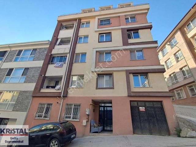 Yıldıztepe'de Arakat Asansörlü Otoparklı 3+1 Satılık