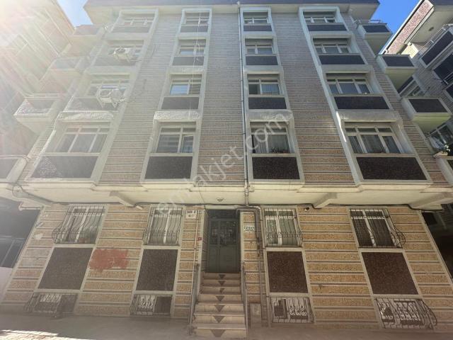 Yıldız Dan Zafer De Mevlana Camii Karşısı Satılık Kredili Bahçeli 2+1 Daire