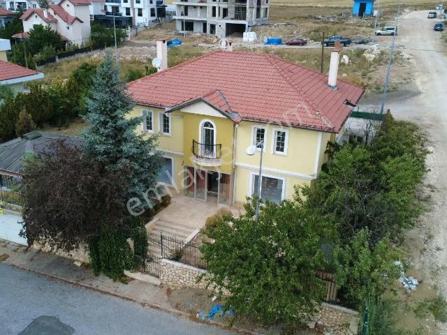 Yıldız Emlak’tan Eğriköprü Mahallesi’nde Lüks 5+1 Kiralık Villa