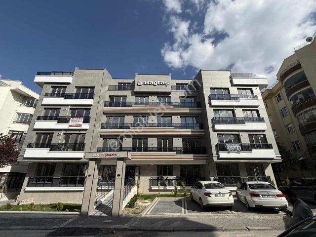 Yıldız İlkbahar Mahallesi Lüks Yerden Isıtma 1+1 Kiralık Daire