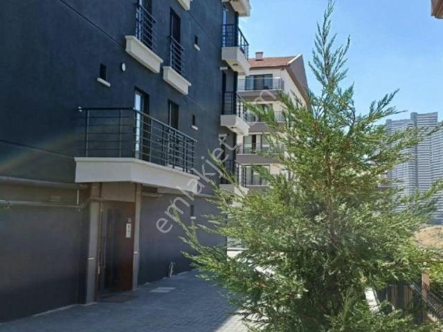 Yıldız Yukarı Dikmende Sıfır 1+1 Kiralık Daire.