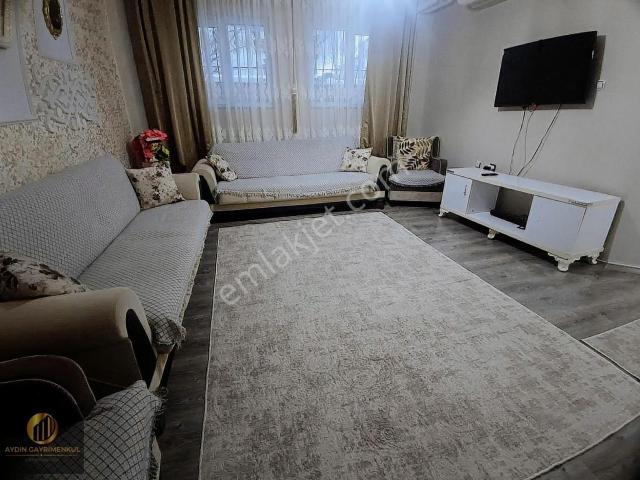 Yıldızkentte Lüks Yapılı Güneşli Satılık Yarı Bodrum Kat Daire.
