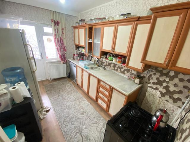 Yılmaz Gayrımenkulden 3+1 Köşe Başı 2.katta Satılık Masrafsız Daire