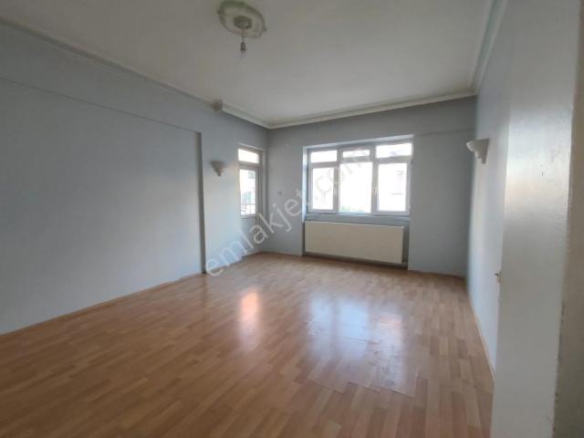Yılmaz Gayrımenkulden Kiralık 3+1 Masrafsız 1.katta Kıra 22 Bin