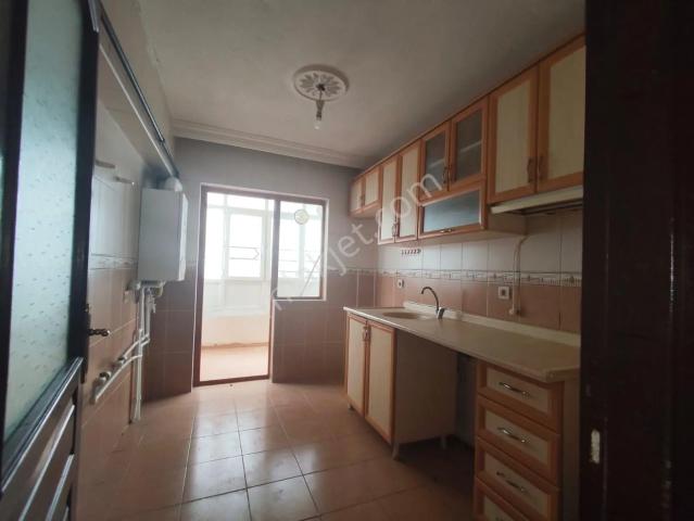 Yılmaz Gayrimenkulden Full Yapılı Masrafsız 3+1 Ara Kat Satılık Daire Pazarlık