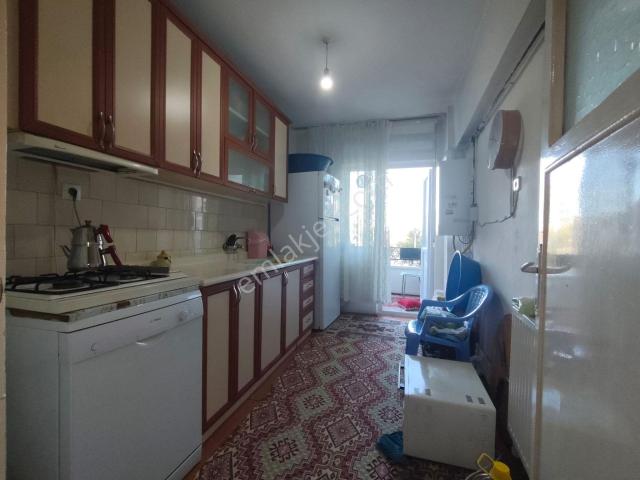 Yılmaz Gayrimenkul'den Mareşal Çakmak Mah. 3+1 1. Ara Katta Cadde Üzeri Kupon Daire 18.000 ₺ Pz