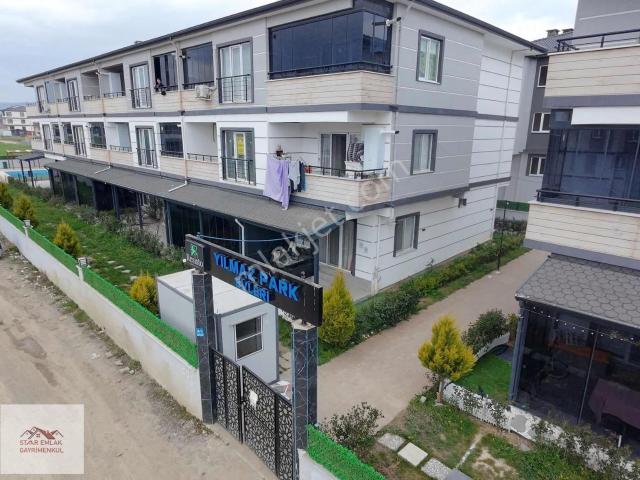 Yılmaz Park Evlerinde Havuzlu Site İçerisinde Satılık 1+1 Daire