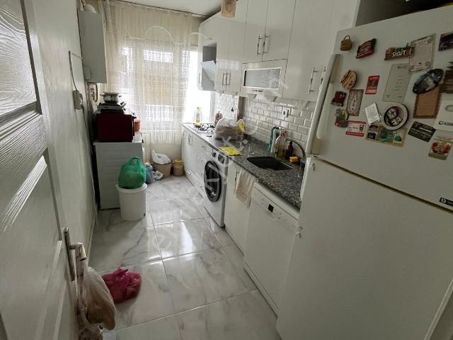Yılmazdan Şemsipaşada 85 M2 Arakat Daire