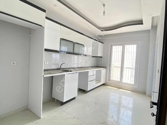 Yılmaz'dan İncirlik Yenımahalle'de E5yakın 3+1 K.mtfk İskanlı