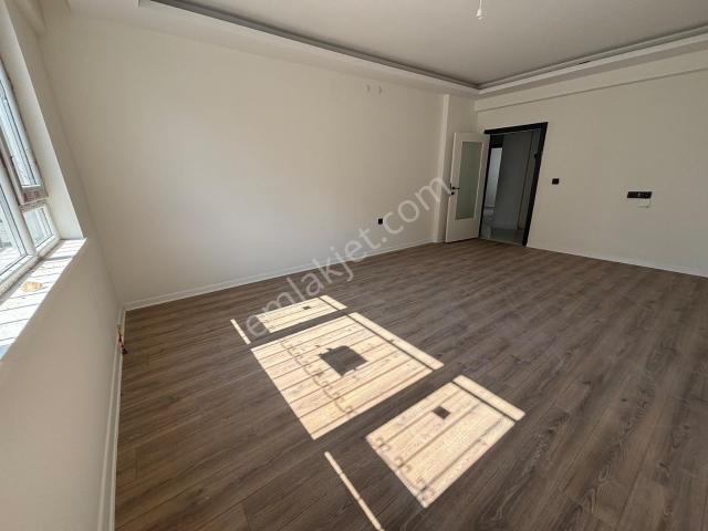 Yılmazer'den Başpınar'da Düzgiriş Cam Balkonlu Sıfır 2+1 Kiralık