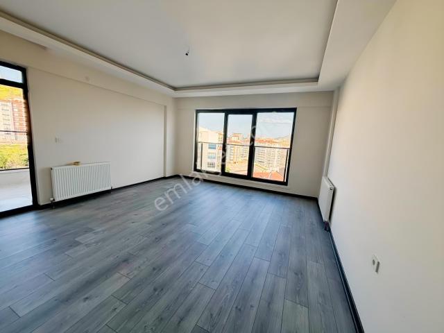 Yılmazer'den Satılık 3+1 İskanlı Masrafsız Daire Manzaralı