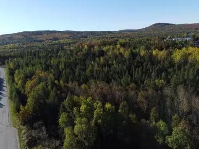 Y Rue Lapierre, Thetford Mines, QC, G6G 7V7 house for sale.